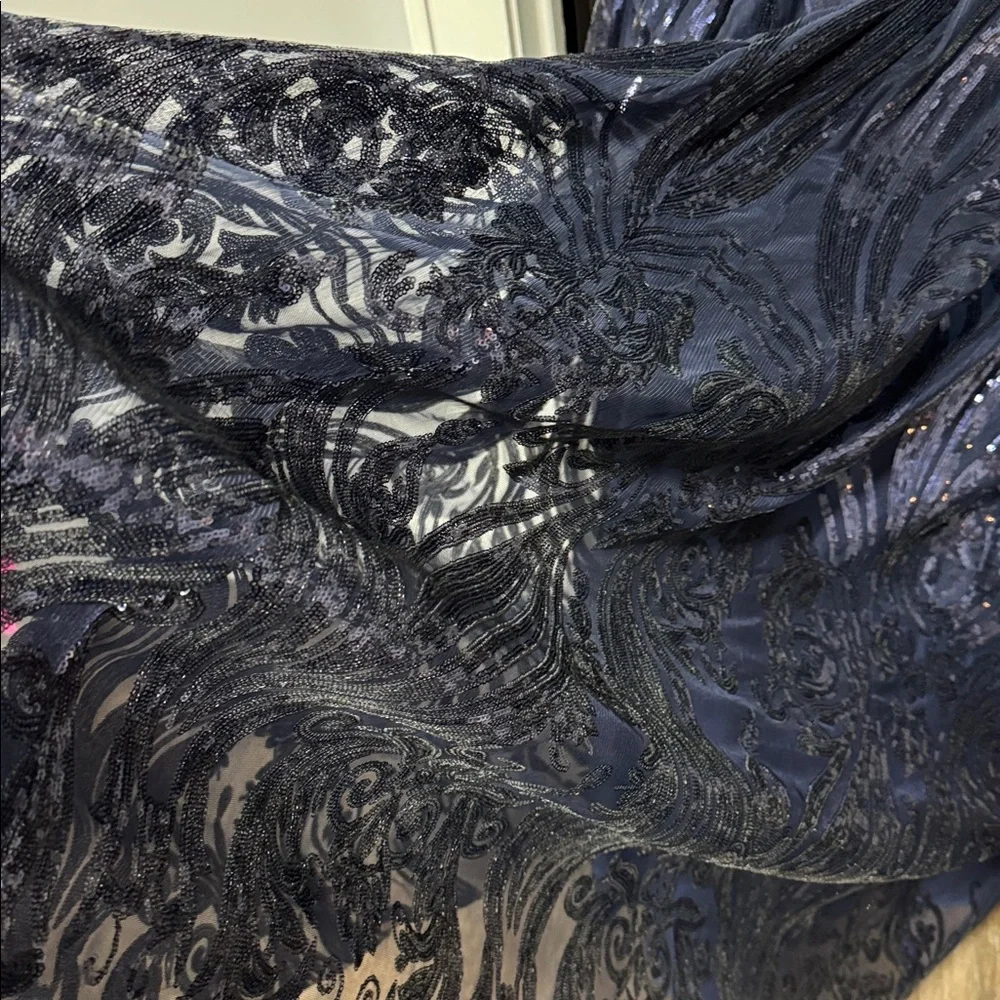 Mac Duggal size 18 style 67113 Long Sleeve Embellished Evening Gown navy blue - Picture 13 of 13